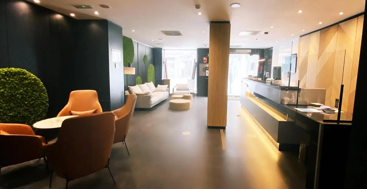 Ilunion Almirante Hotel Barcelona 4*,
