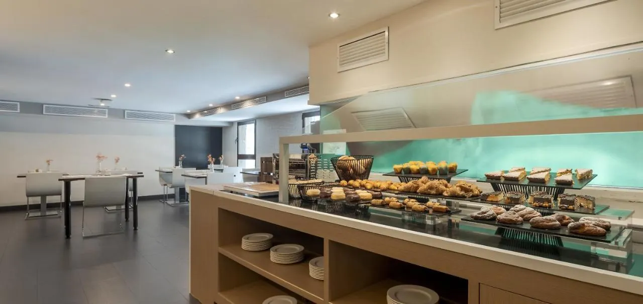 Ilunion Almirante Hotel Barcelona 4*,