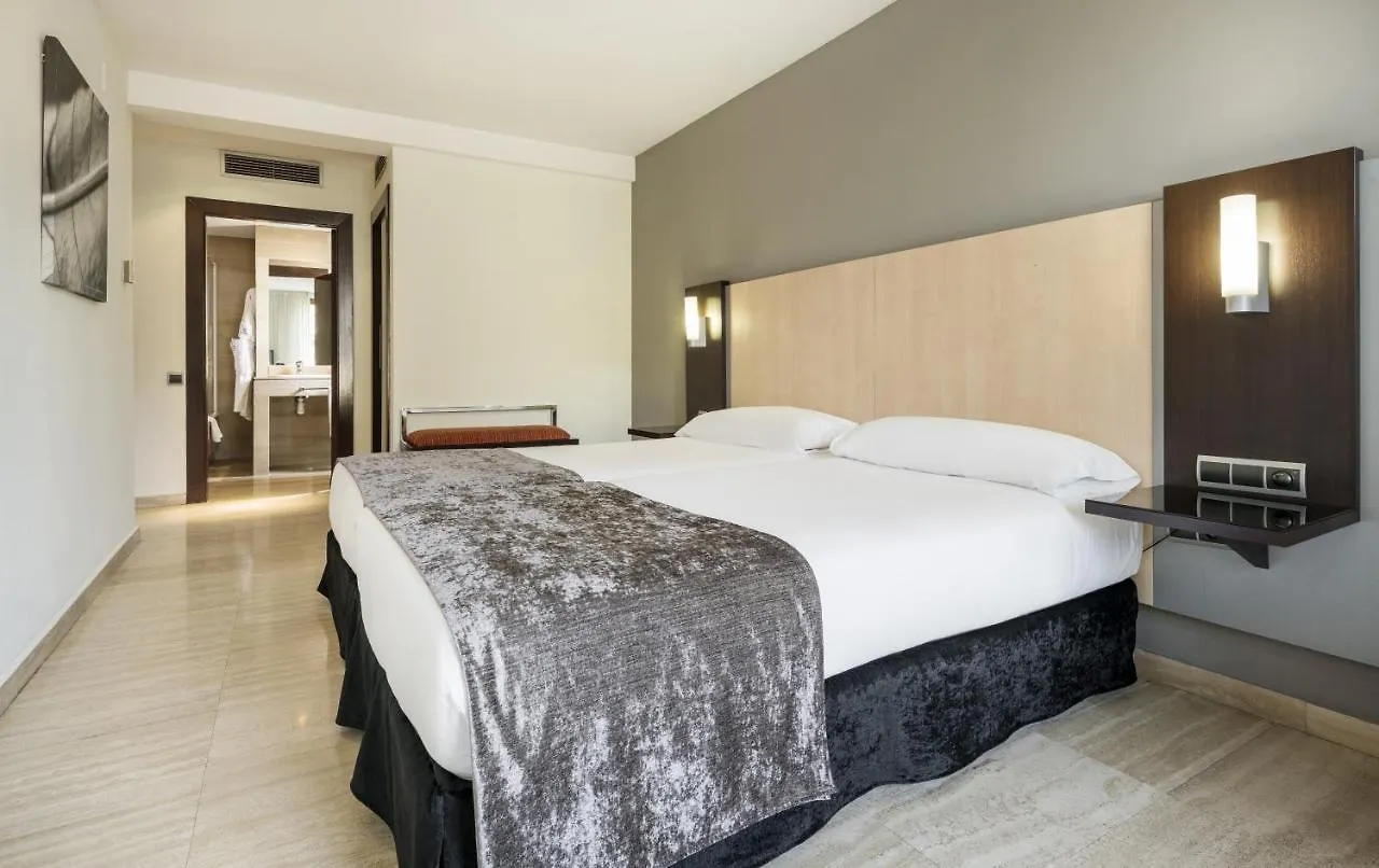 Ilunion Almirante Hotel Barcelona 4*,