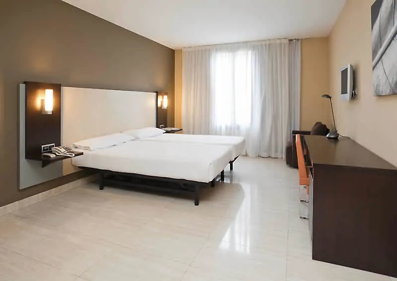 Ilunion Almirante Hotel Barcelona 4*,