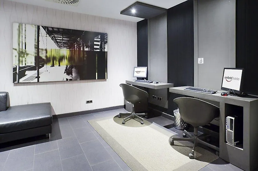 Ilunion Almirante Hotel Barcelona 4*,