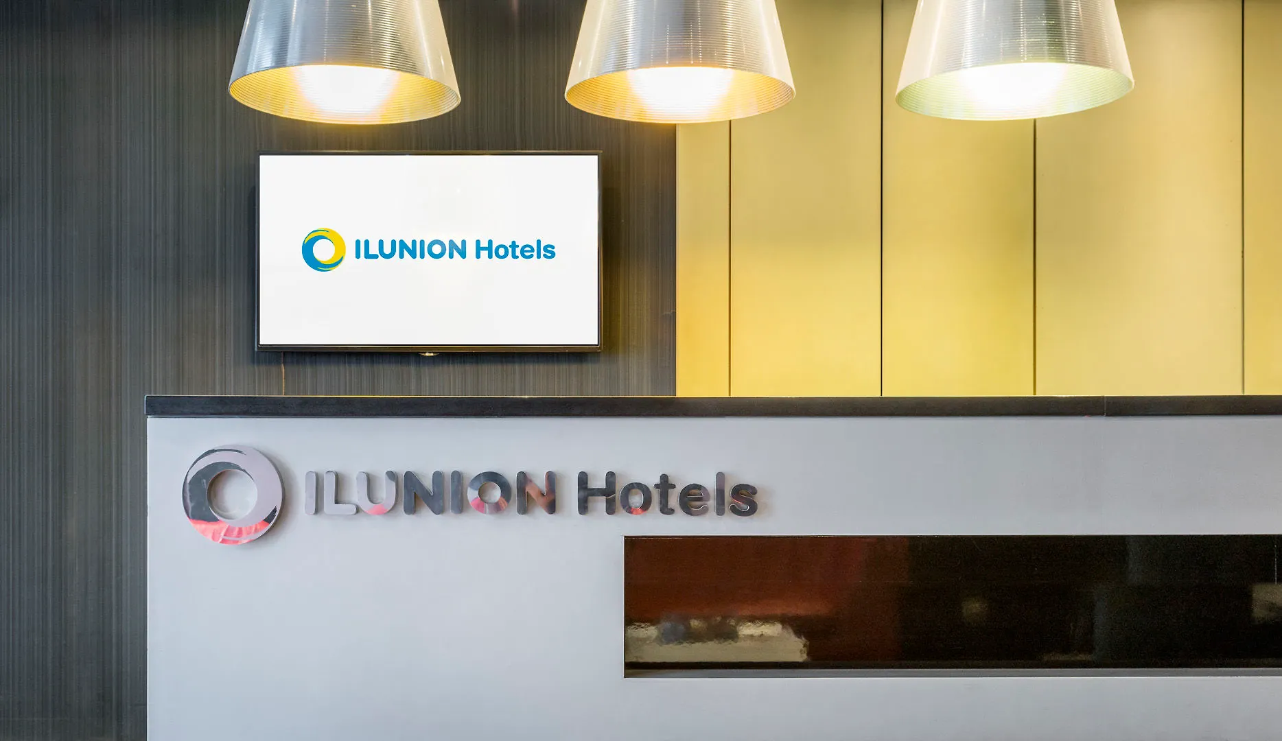Отель Ilunion Almirante Барселона